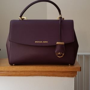 💜Michael Kors Medium Ava Top Handle Damson (Purple)